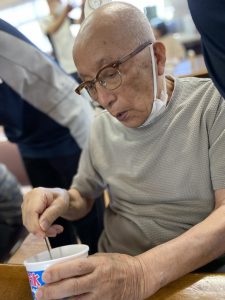⑧