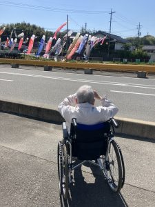 ③
